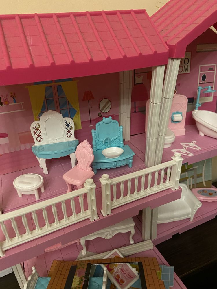 Ляльковий будиночок з меблями Pretty doll house