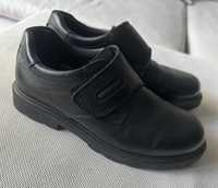 Sapatos pretos rapaz - PABLOSKY