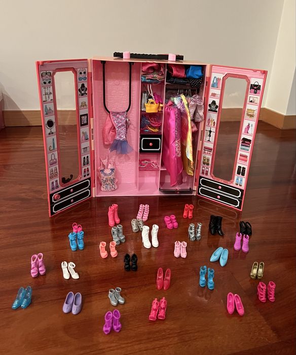 Roupeiro da Barbie