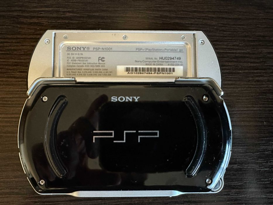 Продам Sony PSP GO