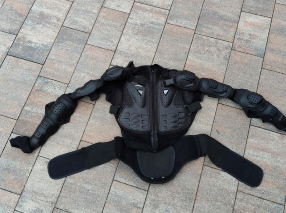 Buzer na crossa rozmiar M