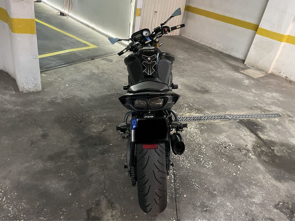 Mota Yamaha FZ-8 2013