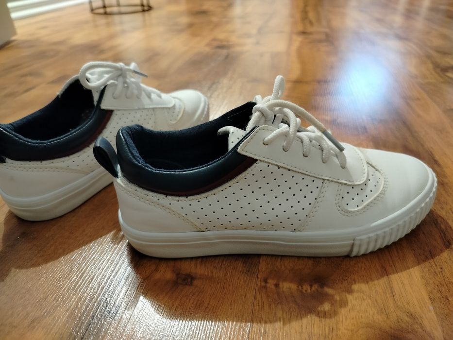 Buty chłopięce 32 białe półbuty