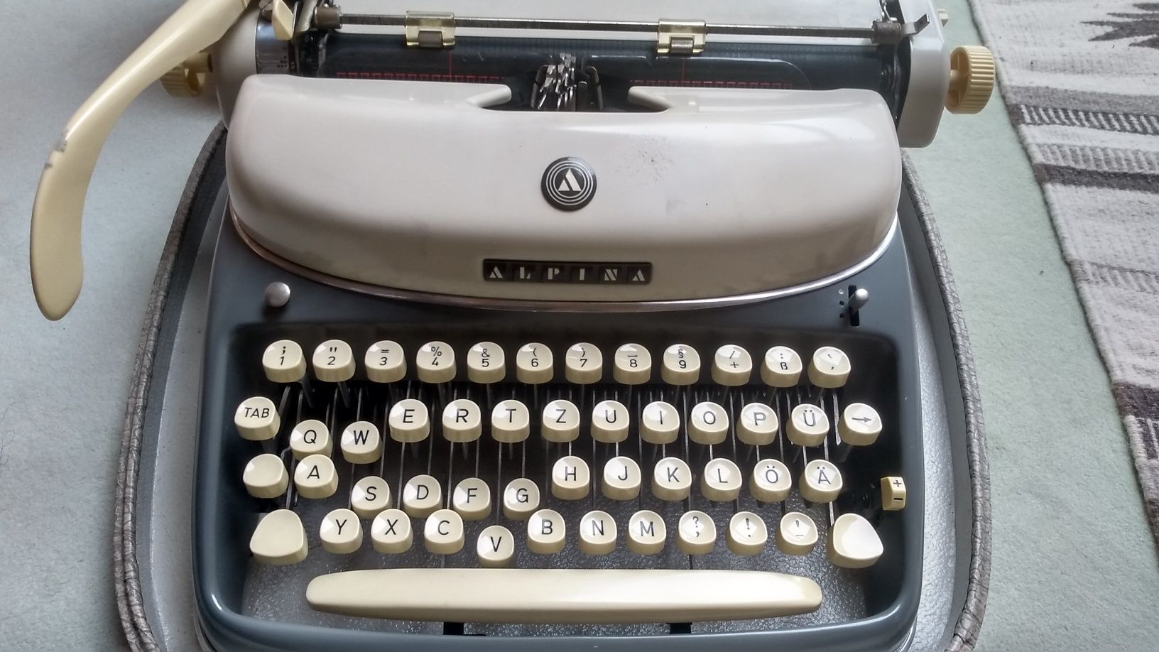 Maszyna do pisania Alpina z 1956r. Bavaria