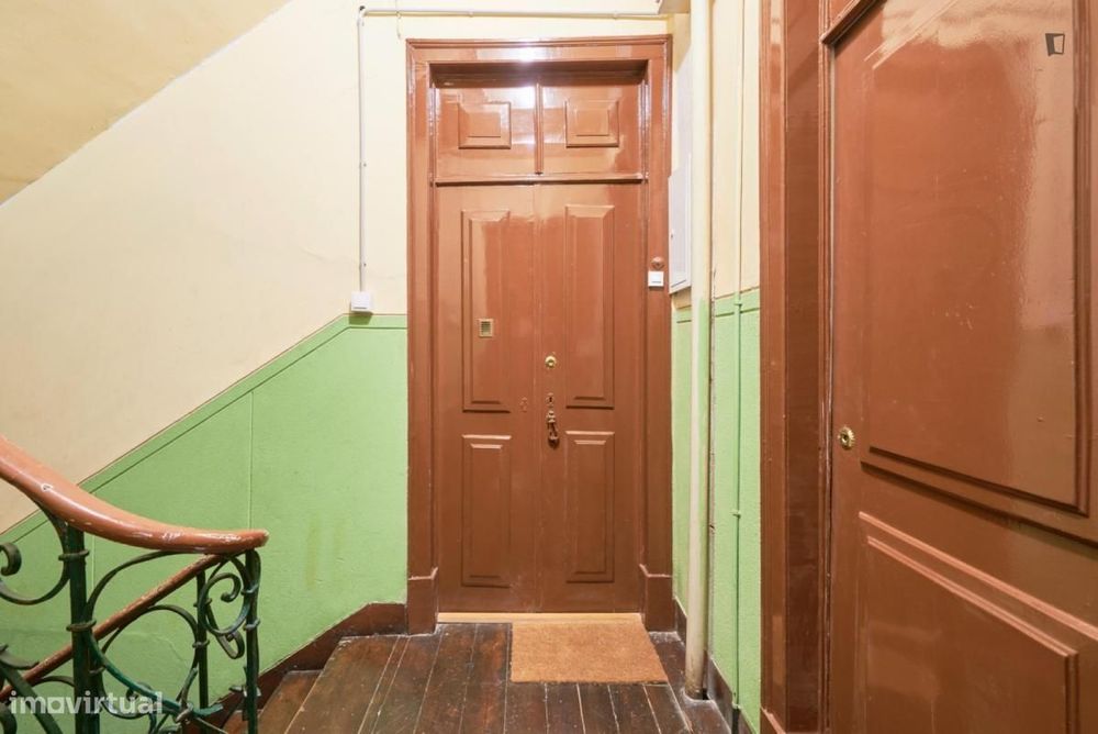 Quarto - localizado em Arroios Lisbon