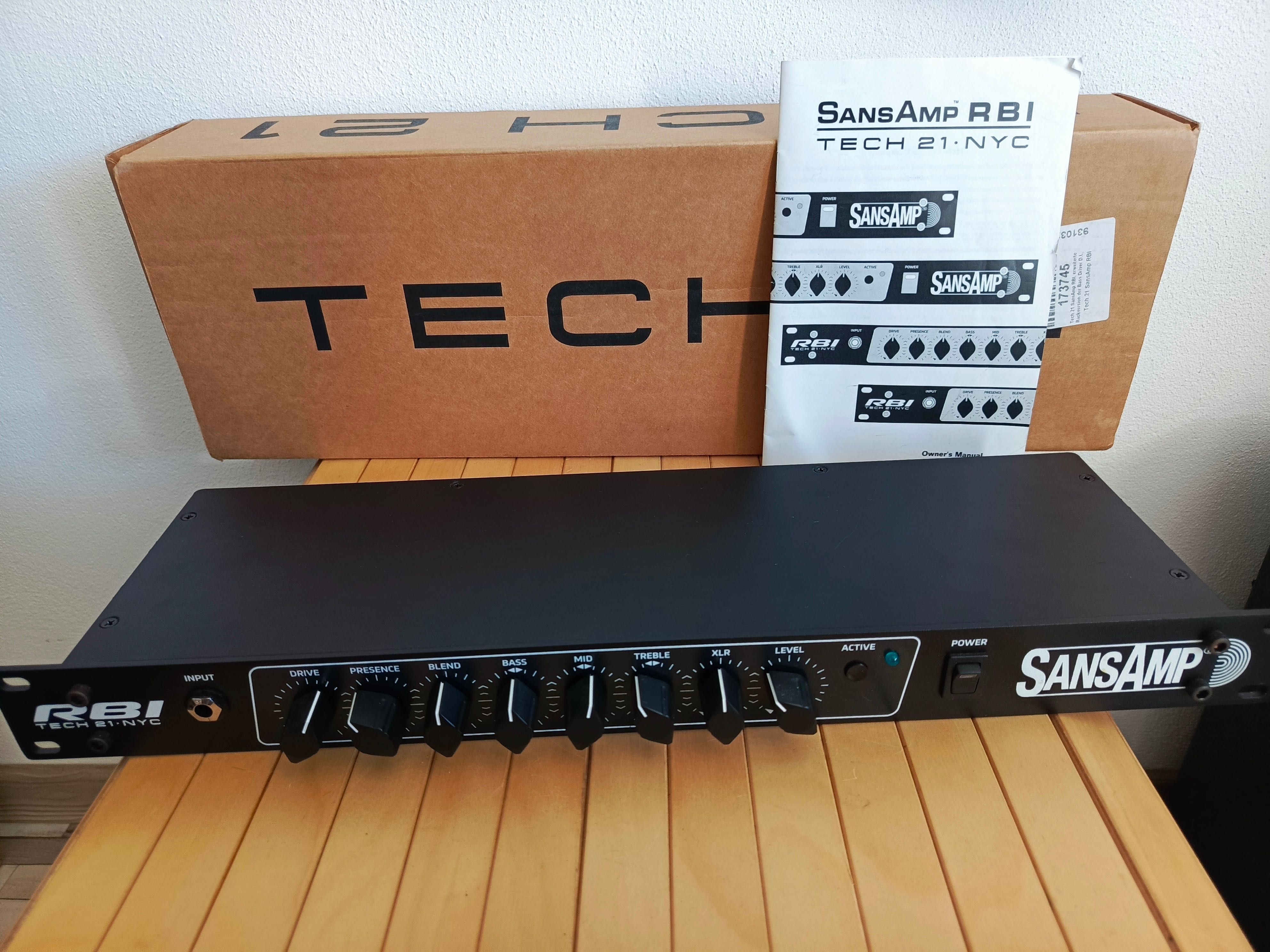 TECH 21 SanSamp RBI preamp do basu gitary basowej