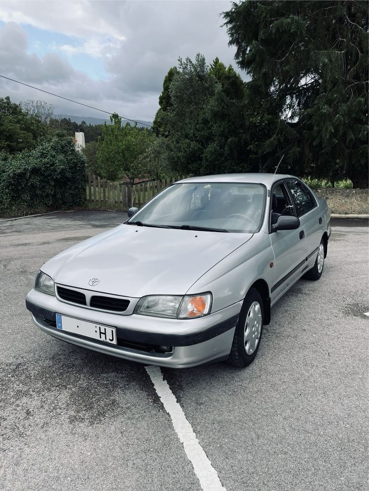 TOYOTA  Carina e