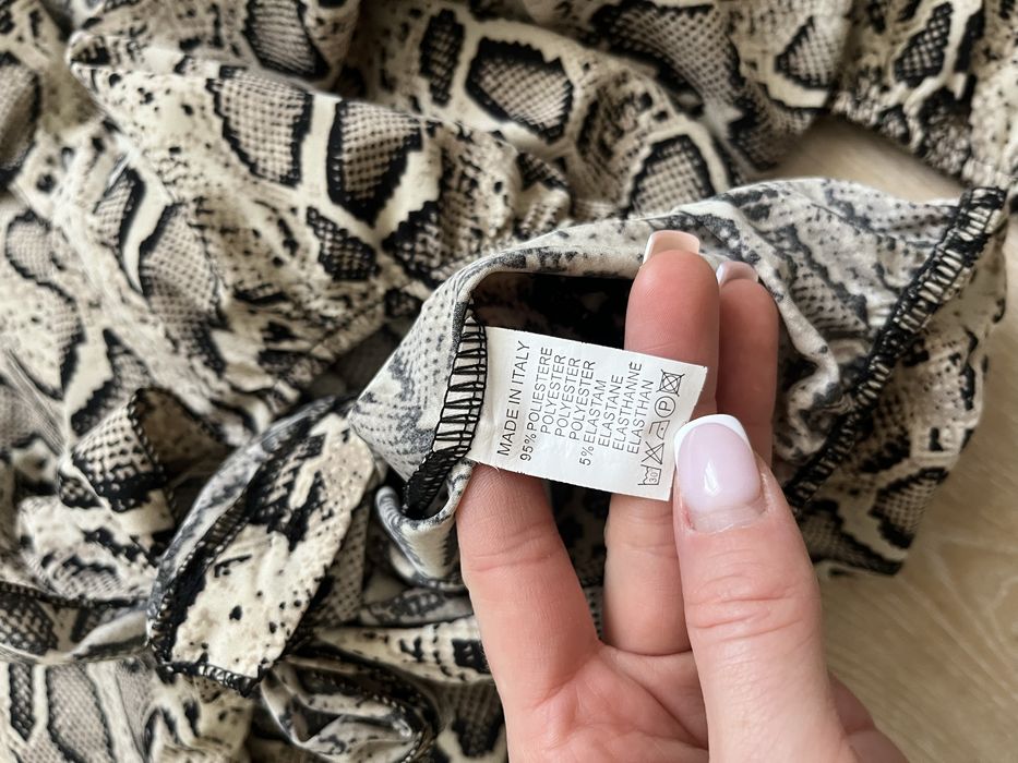 Koszula w wężową skórkę z wiązaniem