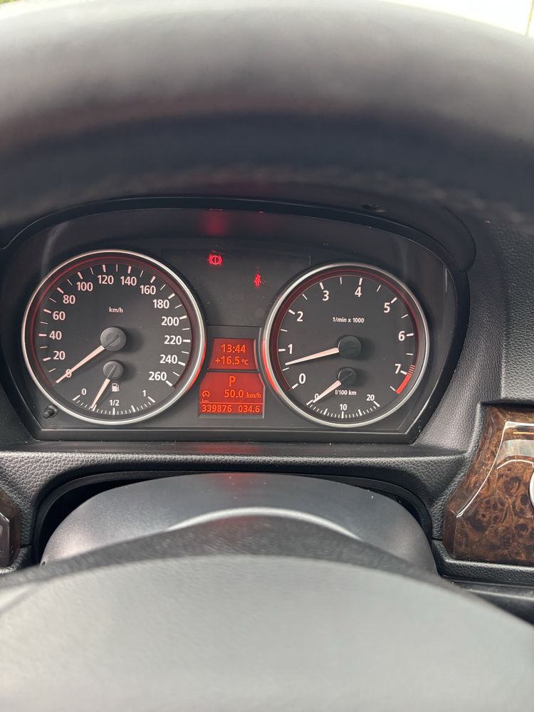 BMW E90 325i LPG Monacoblau
