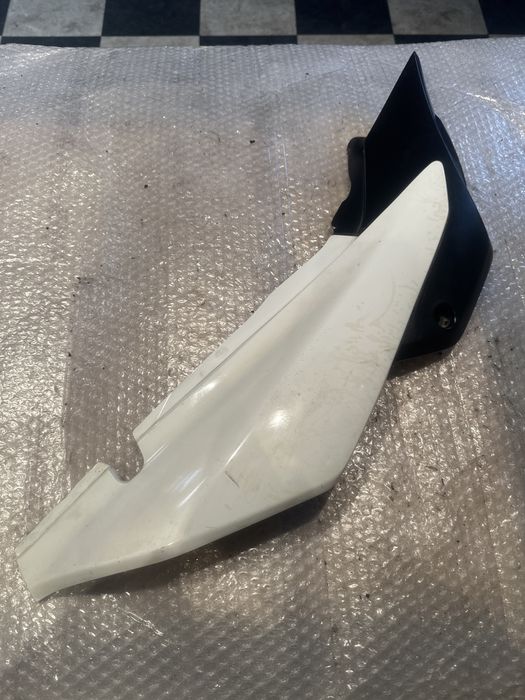 Honda XR 125 Bok Boczek Prawy Wypełnienie V339