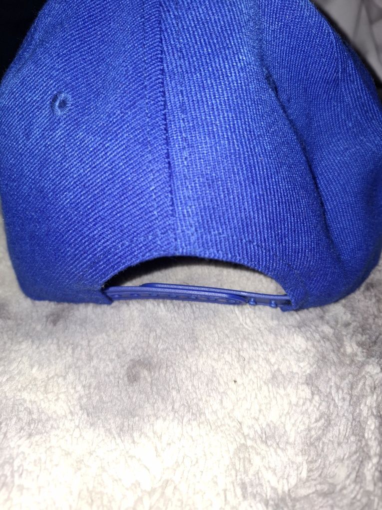 Czapka z daszkiem NEW ERA z literka P
