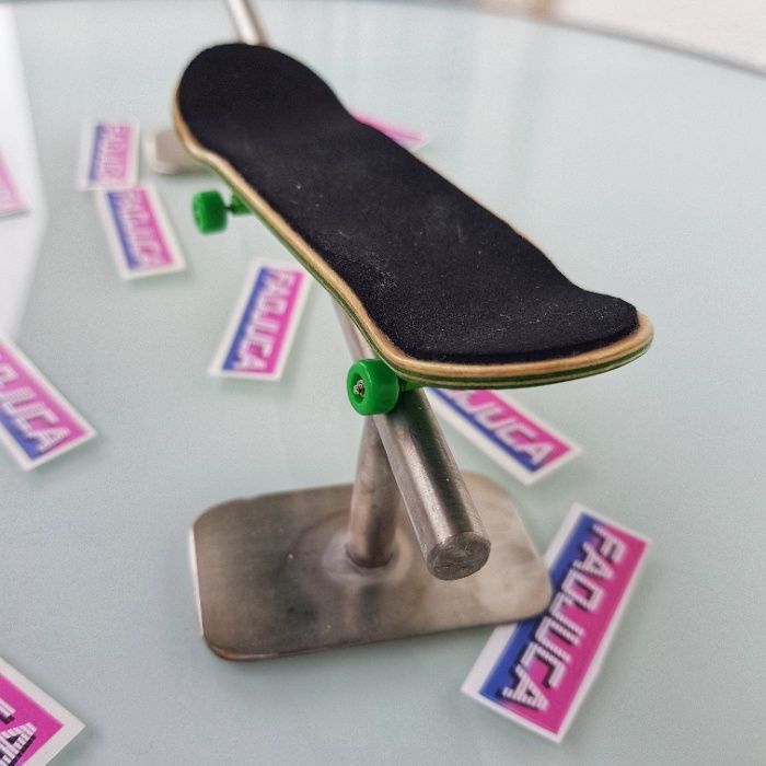 Ferro Fingerboard / Rail Fingerboarding