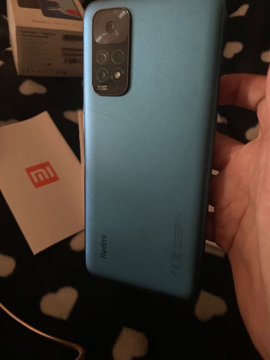 Red I note 11  НА ЗАПЧАСТИНИ телефон хороший