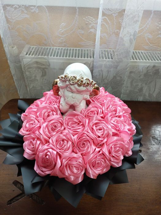 Атласні троянди оптом або букетом