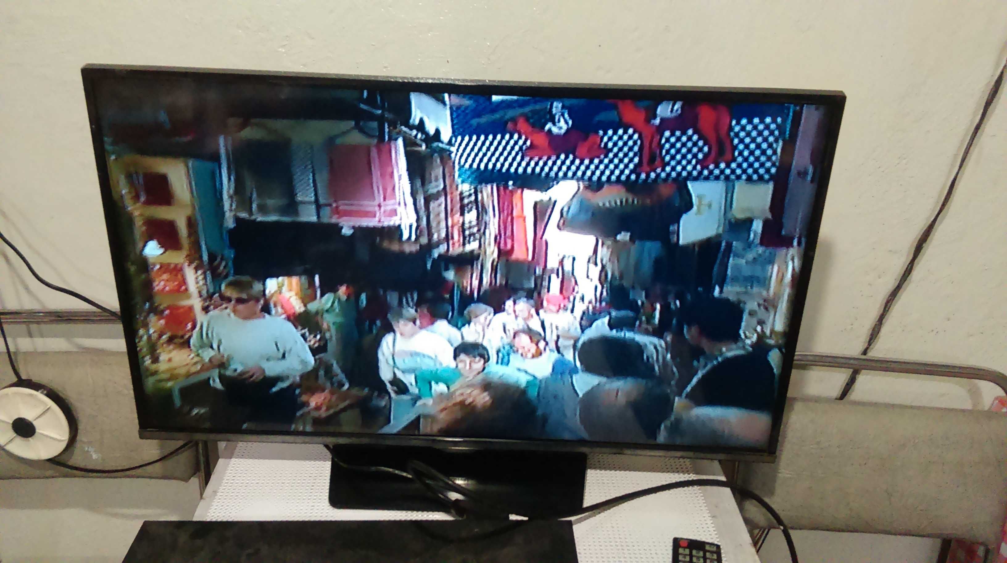 telewizor led samsung 32 cale sprawny UEH5000AW