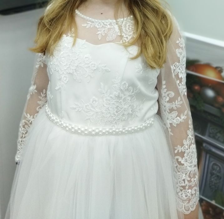 Святкова сукня на зимове свято. Плаття на перше причастя