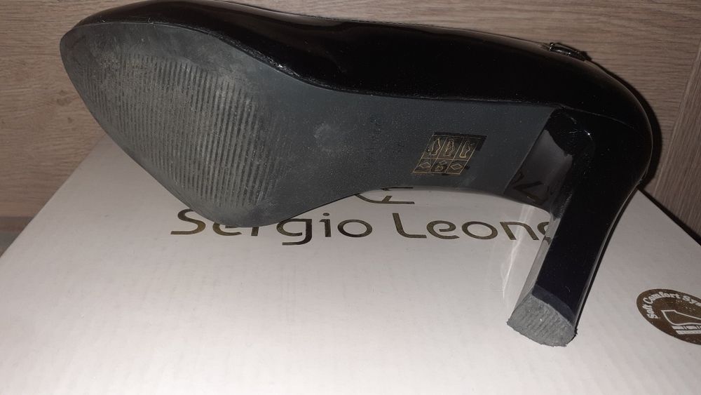 Buty damskie czarne czółenka lakierowane r. 37