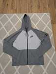 Szara bluza nike