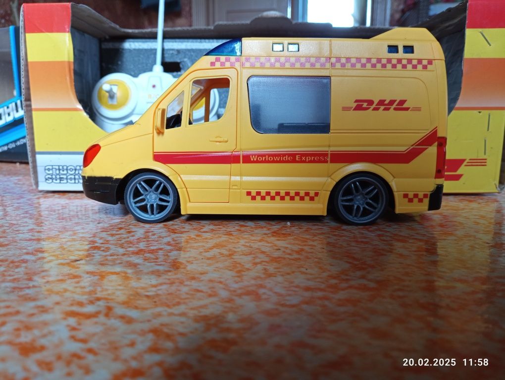 Машинка з сиреною на р/у д/у
