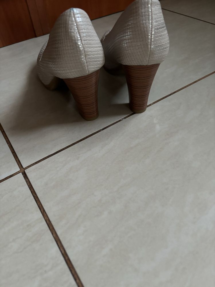 Nowe szpilki rozm 37