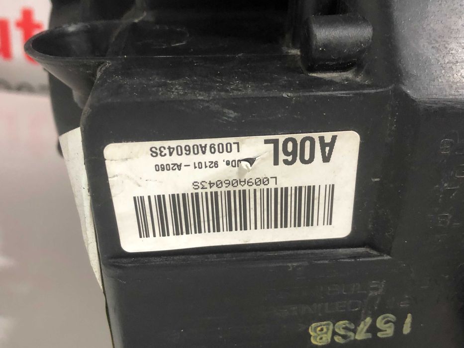 Фара Kia Ceed 2 Xenon 92101-A2020 92101-A2060
