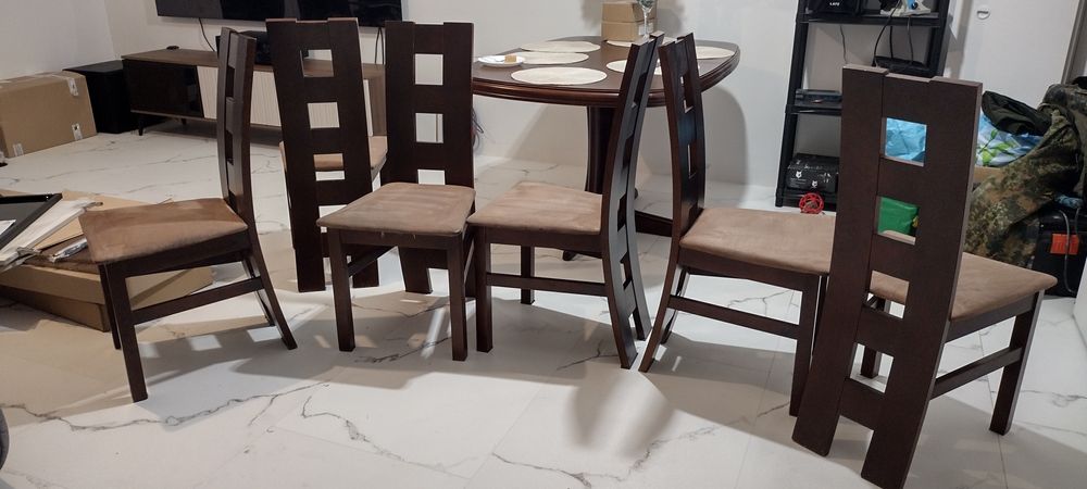Zestaw 6 drewnianych solidnych krzeseł do salonu, jadalni