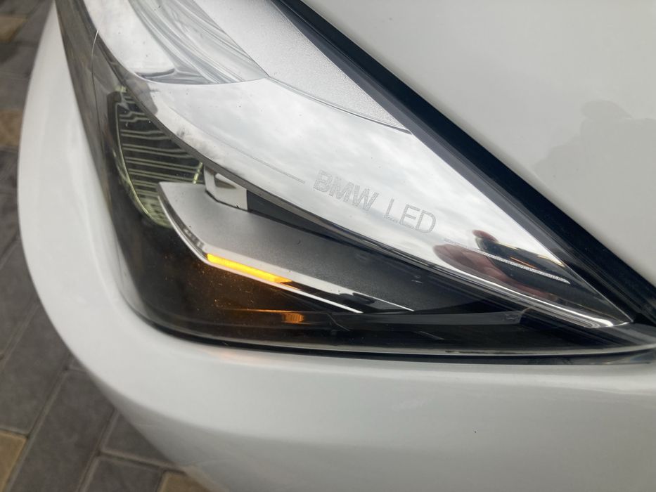 BMW 330E плагін гібрид