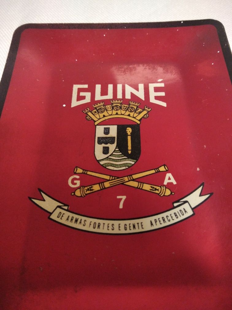 Guiné (GAC7/CTIG). 
Com o lema " De armas fortes e gente apercebida"