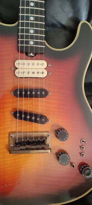 Guitarra CAMAC Space Tiger – Raridade Japonesa