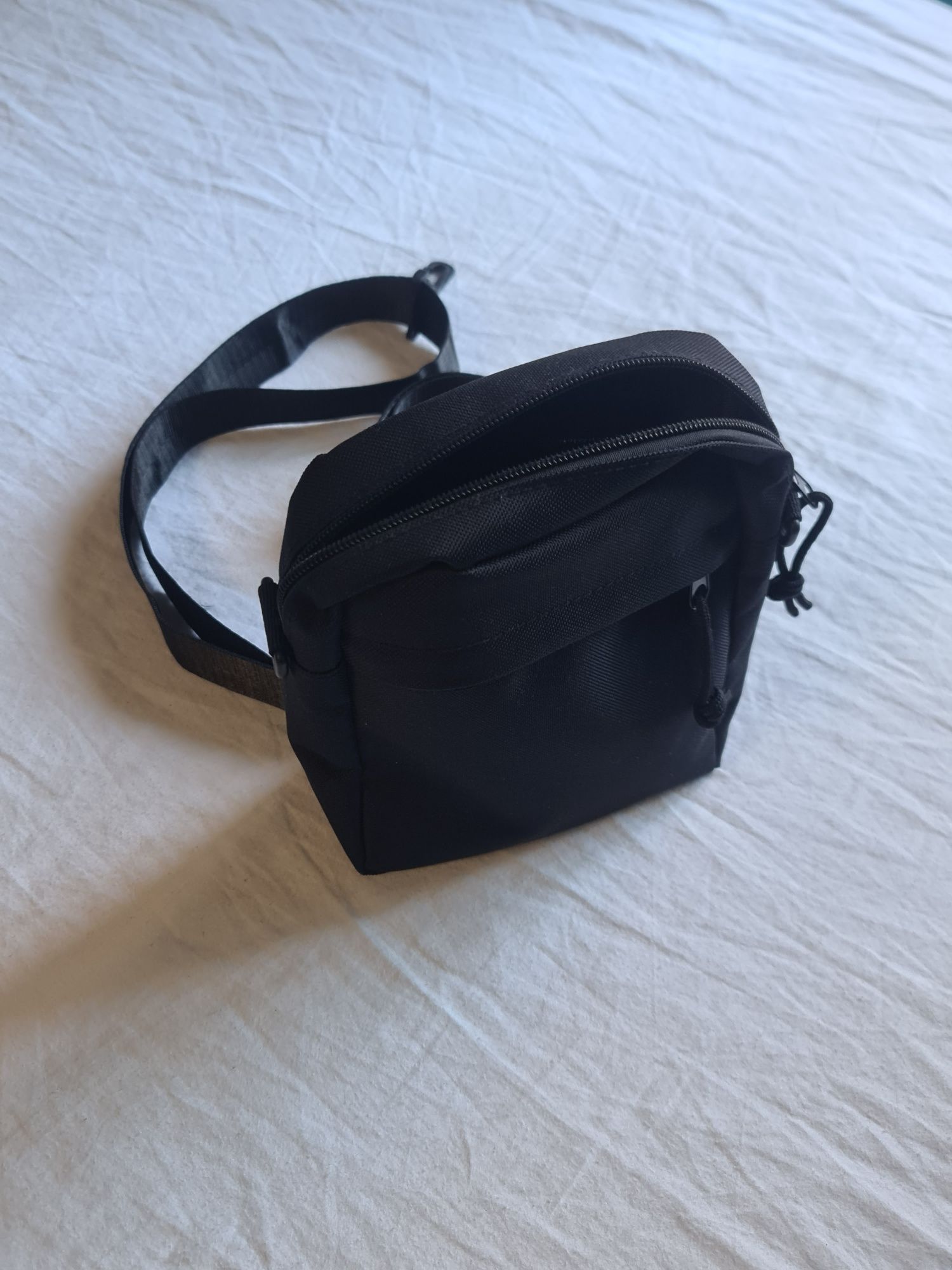 Bolsa tiracolo preta unissexo – como nova | usada 1 vez