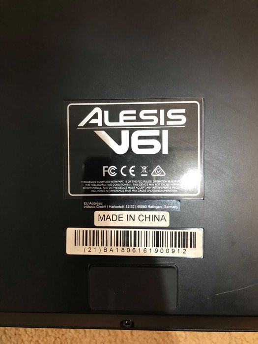 Controlador Alesis v61