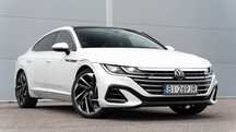 Volkswagen Arteon VW Arteon sedan Biała Perła 4x4