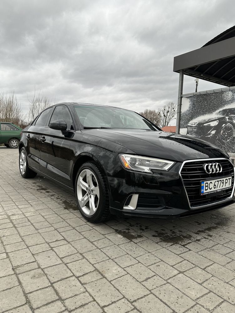 Audi A3  Premium  S-tronic