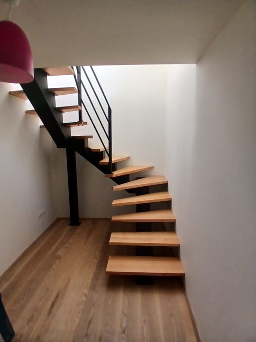 Schody, schody samonośne, schody metalowe