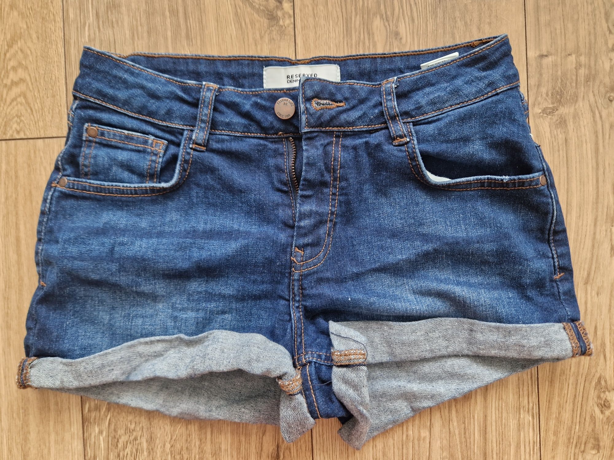 Krótkie spodenki damskie jeansowe szorty dżinsowe rozmiar 36 S Reserve