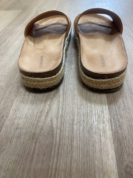 Шльопанці жіночі