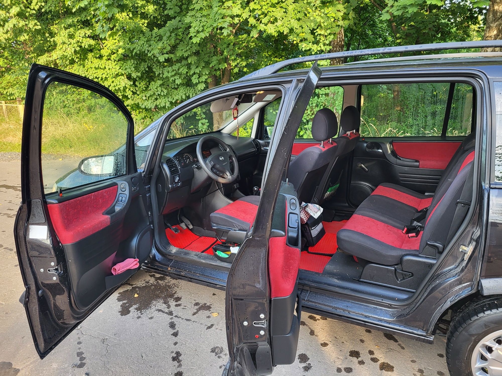 Продам  надійний Opel Zafira 1.6 2001рік.