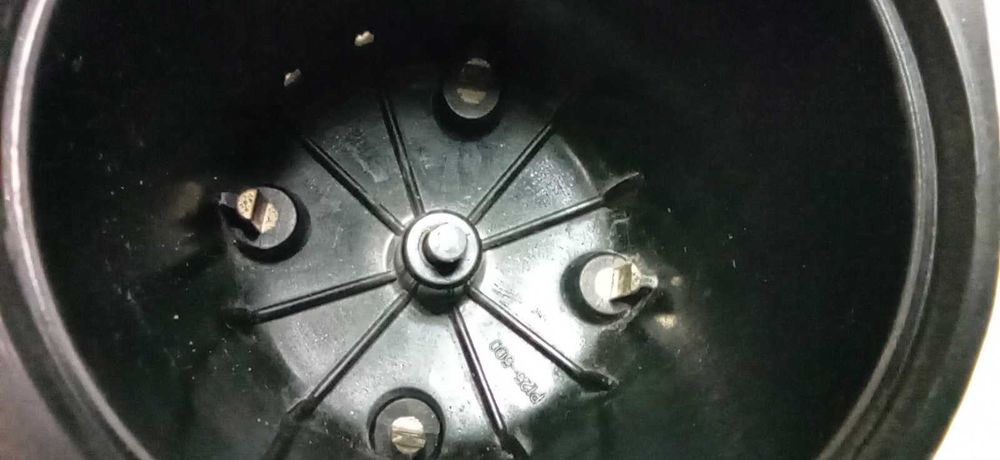 Кришка трамблера ВАЗ 2101-2107,2121,2131, мідні контакти.