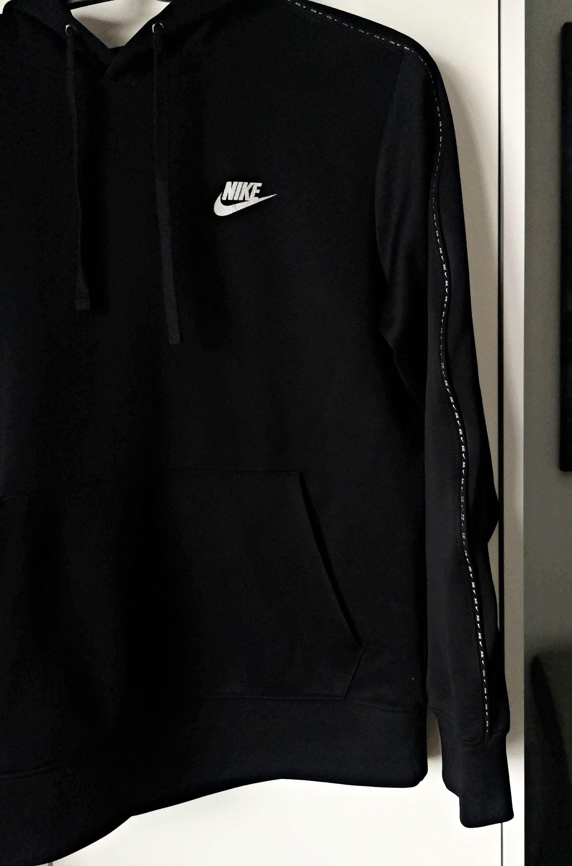 Czarna bluza męska z kapturem kangurka Nike S