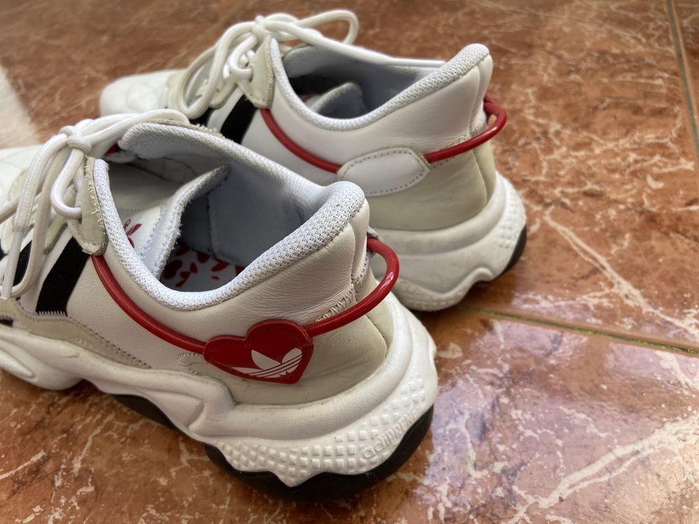 Adidas Ozweego Hearts