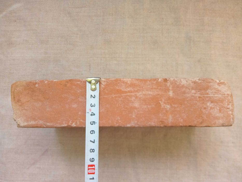 Кирпич старый с клеймом Ш Ф .