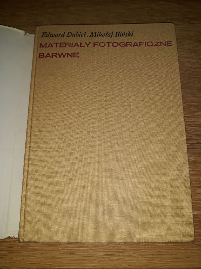 Materiały fotograficzne barwne