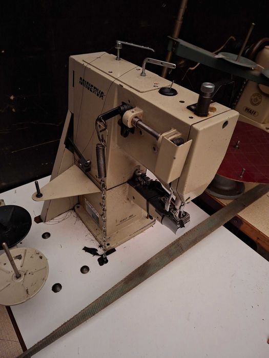 Maszyna szwalnicza lamowacz minerva 72317