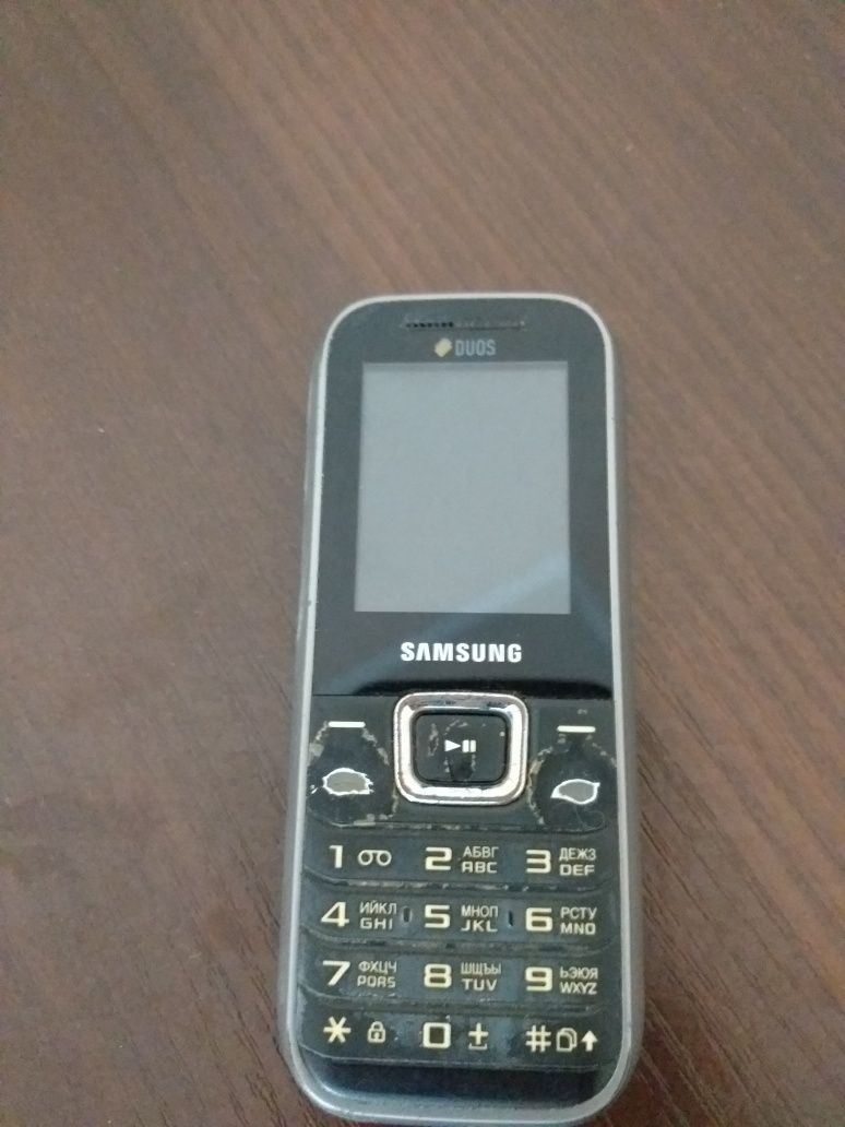 Телефон Samsung duos gt-e1232b на запчастини