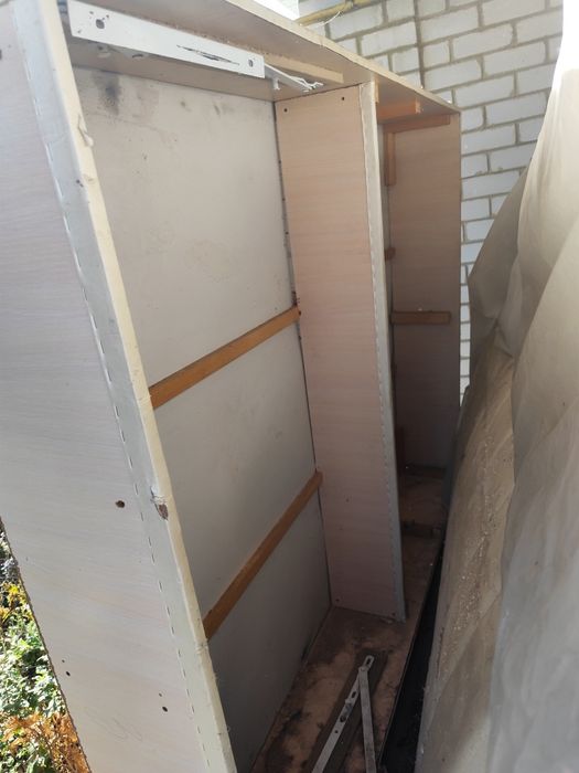 Ліжко євро розміру з матрацом і нішею.. Вставки еко-шкіра.