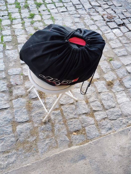 Capacete novo com estilo e seguranca