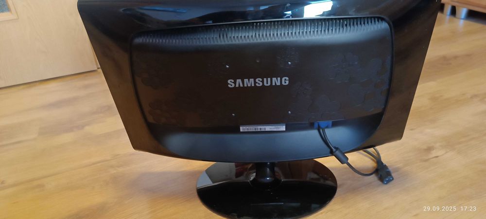 Sprzedam monitor Samsung SyncMaster 2333 full HD