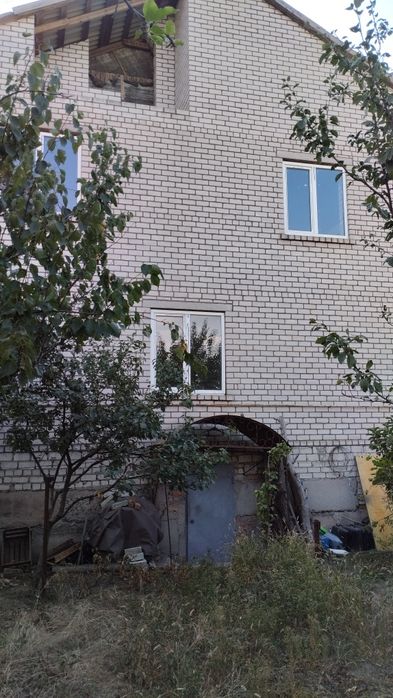 Продаю дом- недострой, пер. Железнодорожный, 25000 дол. Сша торг