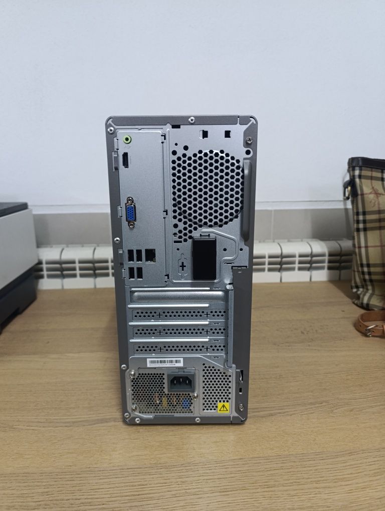 Desktop Lenovo 90q3004rpg como NOVO