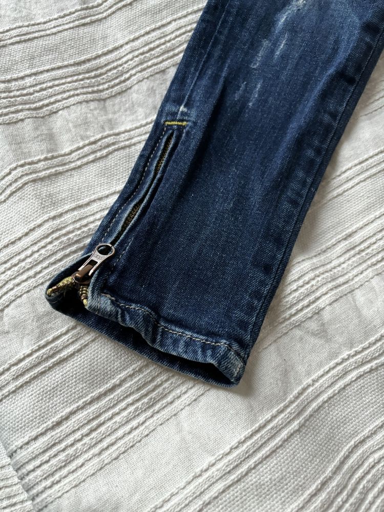 Granatowe jeansy skinny, rurki z dziurami, rozm. 32, Bershka